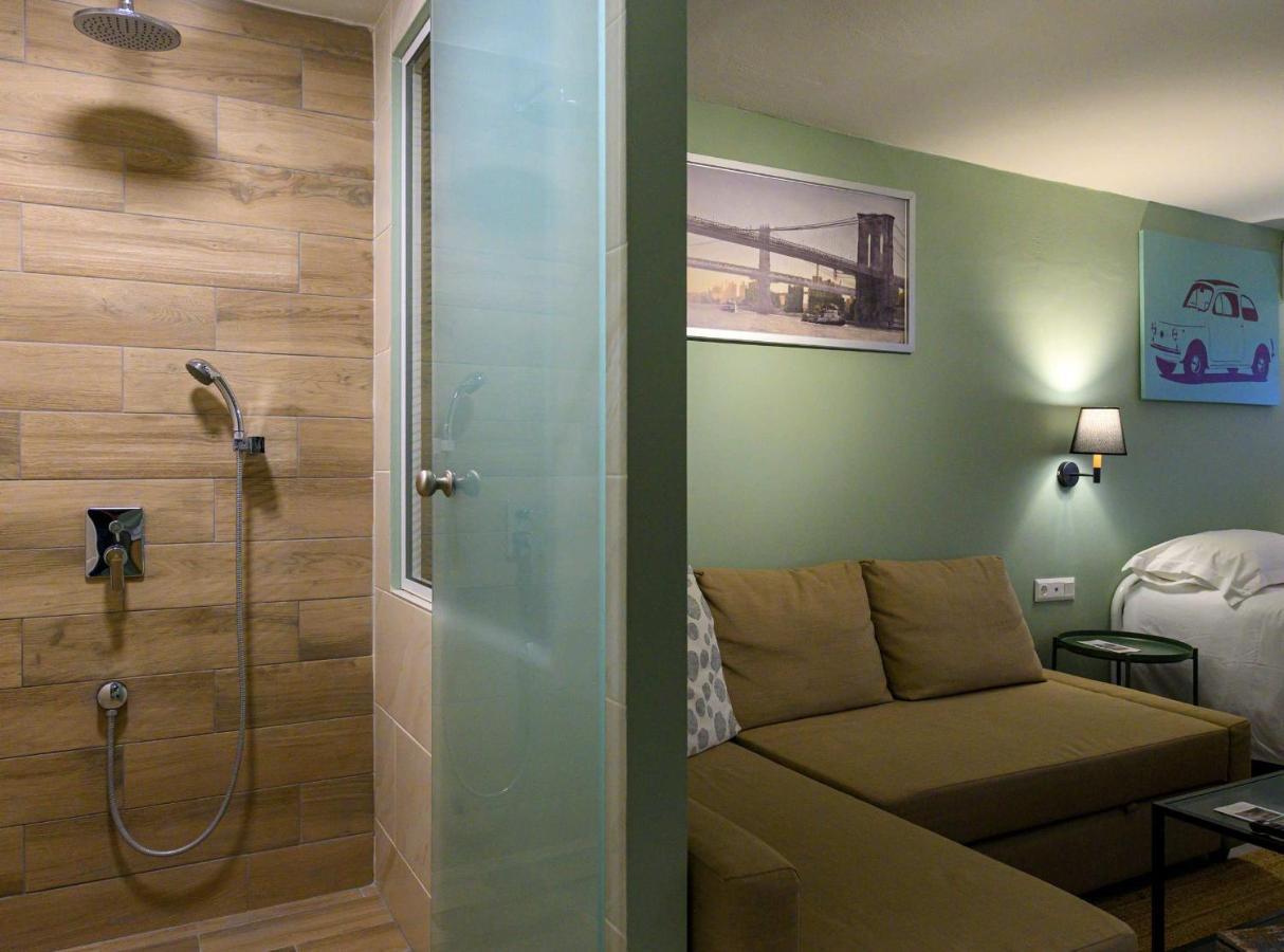 Pol's studio, Kalamata Mediterranean Apartments Bagian luar foto
