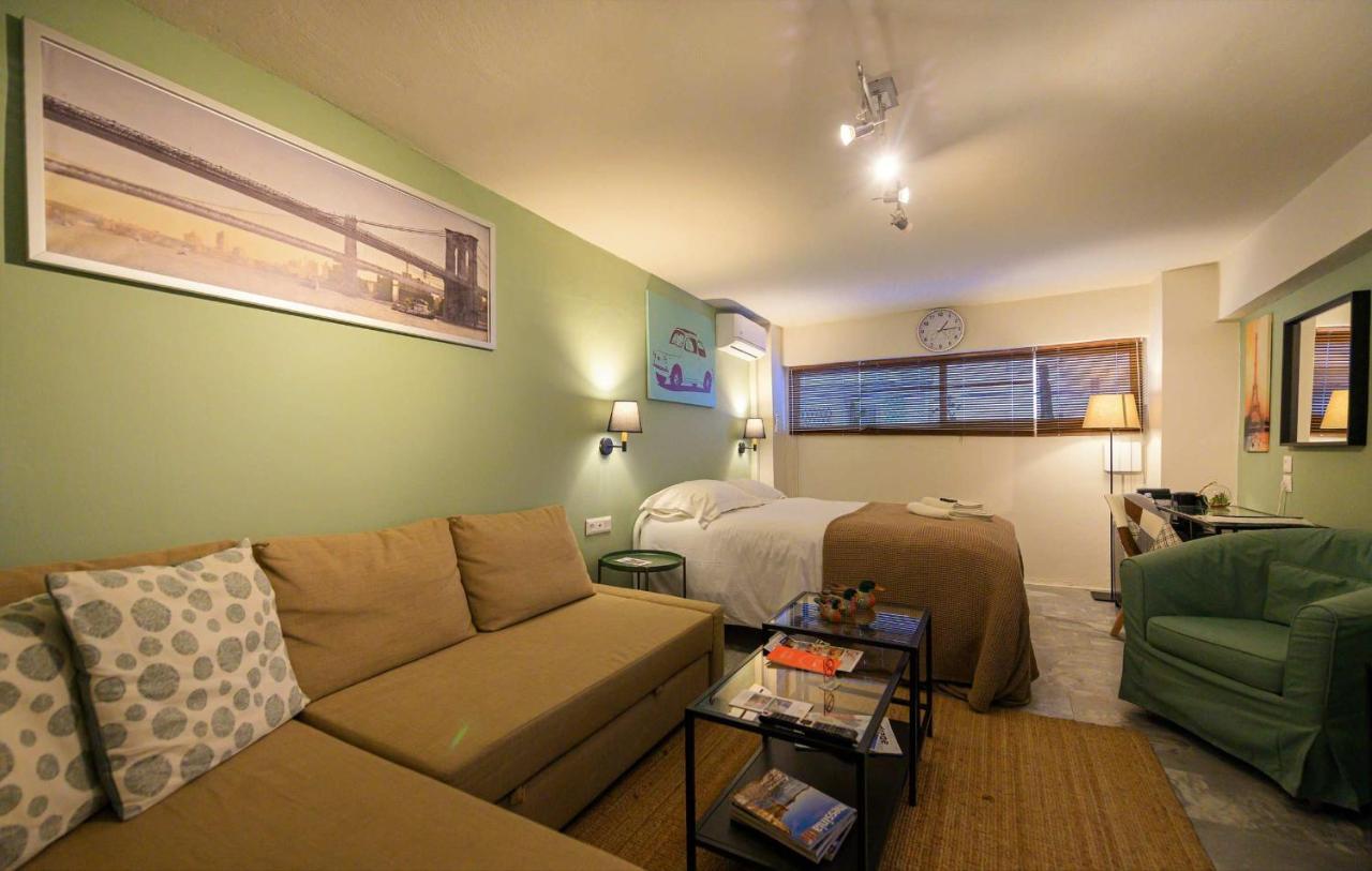 Pol's studio, Kalamata Mediterranean Apartments Bagian luar foto