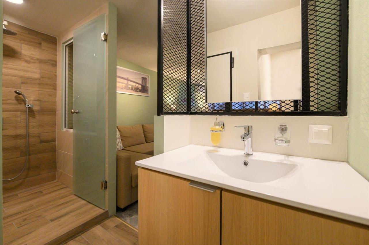 Pol's studio, Kalamata Mediterranean Apartments Bagian luar foto