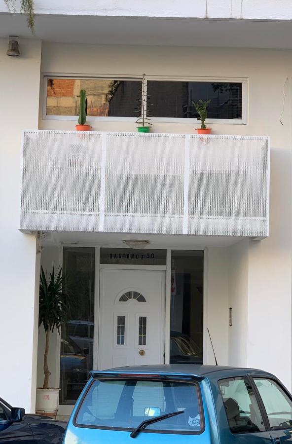 Pol's studio, Kalamata Mediterranean Apartments Bagian luar foto