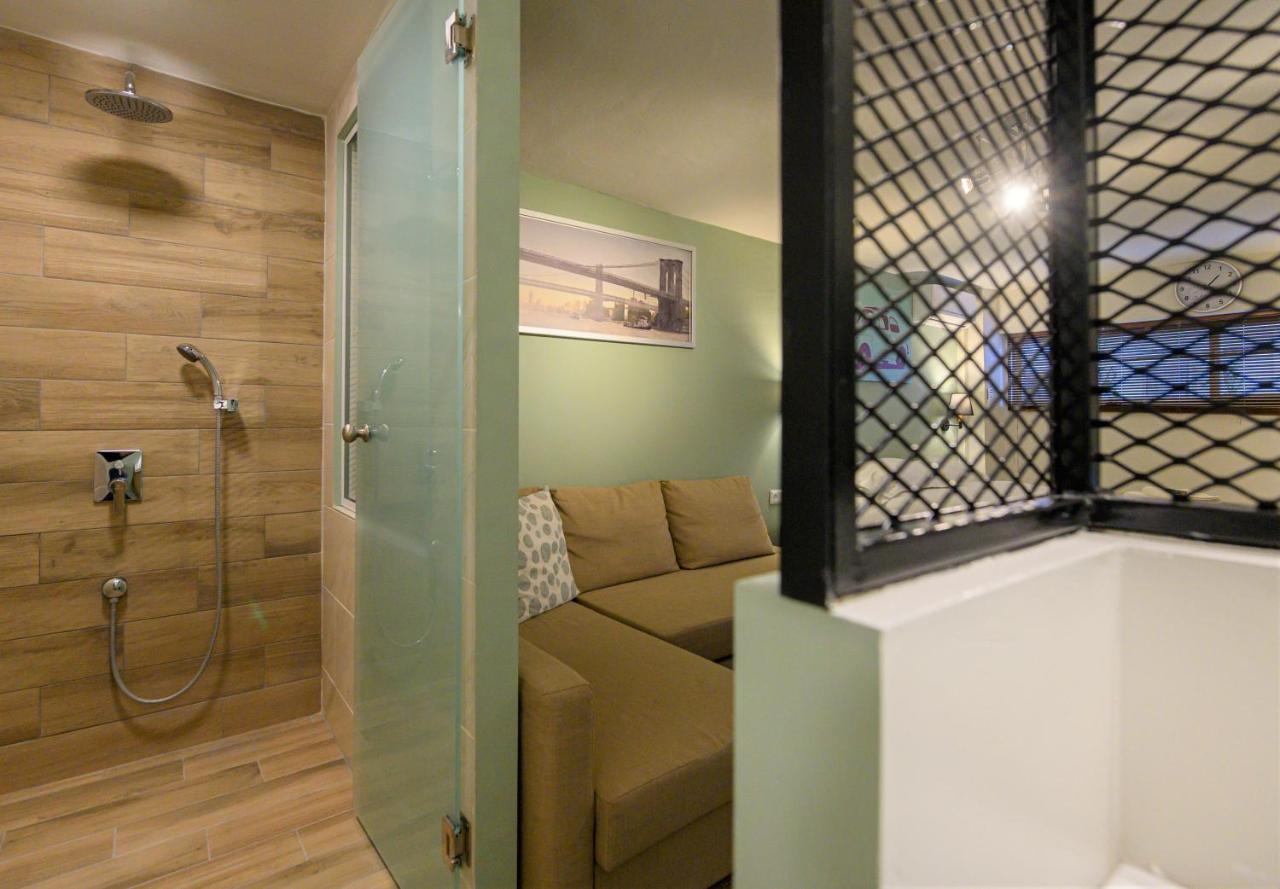 Pol's studio, Kalamata Mediterranean Apartments Bagian luar foto